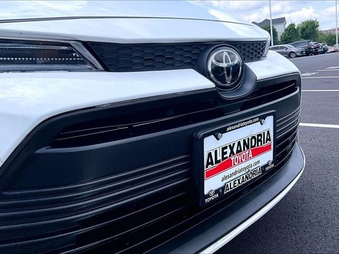 Used 2024 Toyota Corolla LE FWD image 28