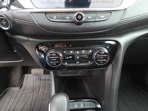 Certified 2022 Buick Encore GX Essence w/ Sport Touring Package FWD image 23