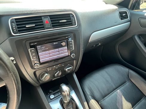 Used 2014 Volkswagen Jetta SE FWD image 22