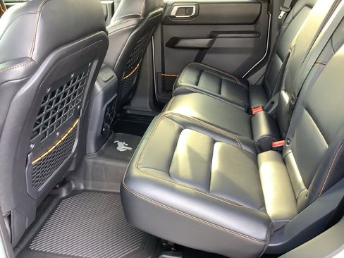 Used 2024 Ford Bronco Badlands image 10