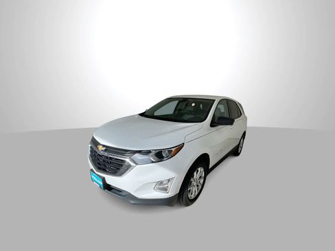 Used 2018 Chevrolet Equinox LS w/ LPO, Cargo Package AWD/4WD image 4