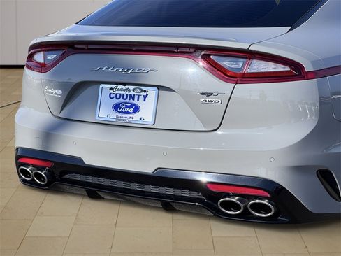 Used 2021 Kia Stinger GT image 40