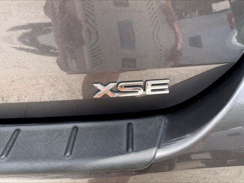 Used 2023 Toyota Highlander XSE FWD image 10