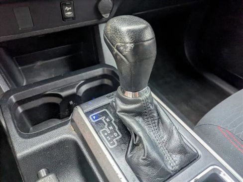 Used 2017 Toyota Tacoma SR5 image 11