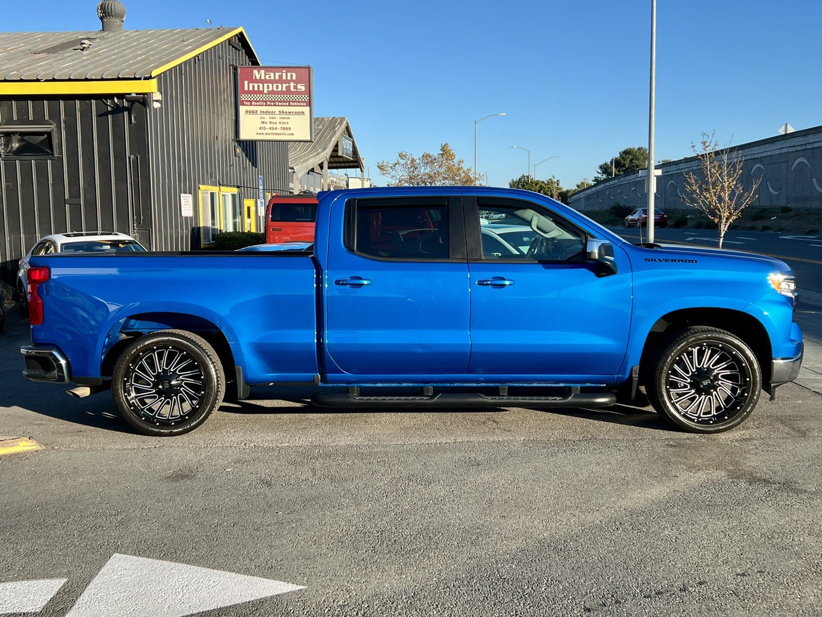 Used 2022 Chevrolet Silverado 1500 LT RWD image 5