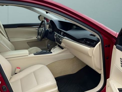 Used 2015 Lexus ES 350 w/ Ultra Luxury Package FWD image 15