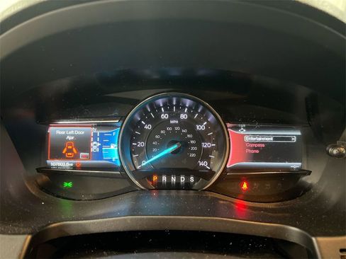 Used 2018 Ford Explorer XLT w/ Equipment Group 202A image 11