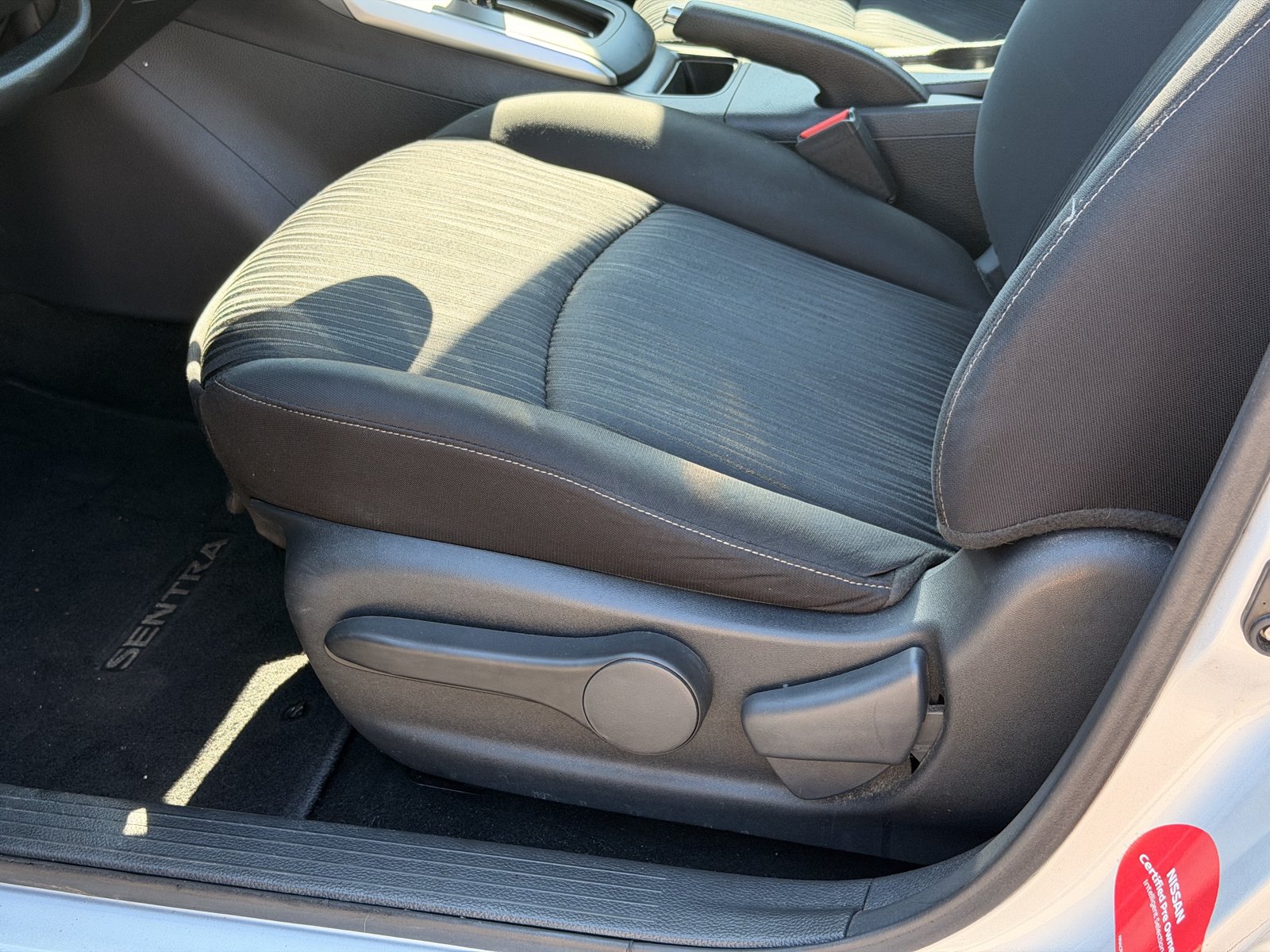 Used 2019 Nissan Sentra SV w/ Special Edition Package FWD image 15