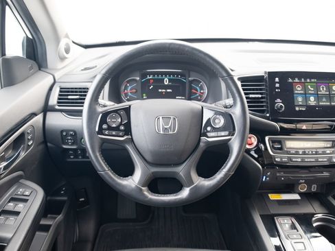 Used 2022 Honda Pilot Touring image 2