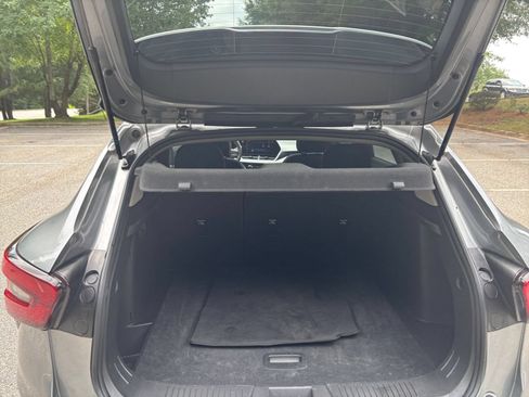 Used 2025 Chevrolet Trax LT FWD image 27