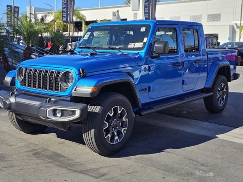 New 2026 Jeep Gladiator Sahara image 3