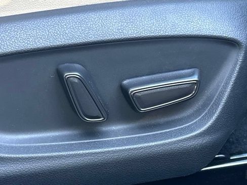 Used 2021 Toyota Avalon XLE w/ Moonroof Package FWD image 31