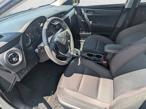 Used 2018 Toyota Corolla LE FWD image 14