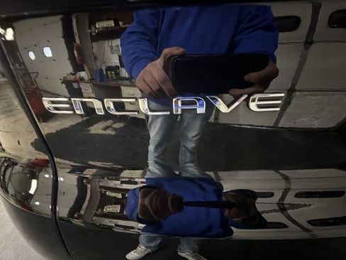 Certified 2025 Buick Enclave Preferred image 33