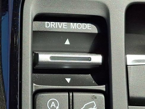 Certified 2025 Honda Pilot Touring image 26