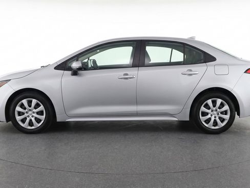 Used 2025 Toyota Corolla LE FWD image 5