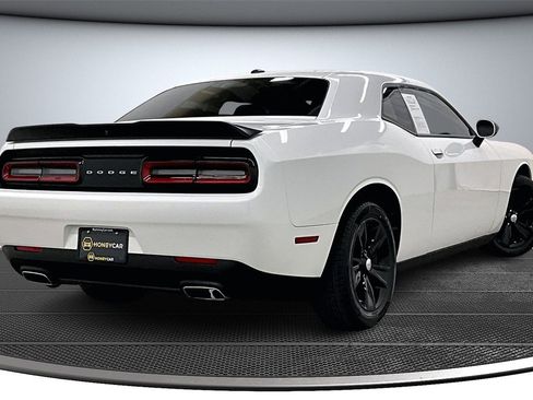 Used 2023 Dodge Challenger SXT image 6