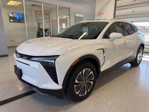 New 2025 Chevrolet Blazer EV LT image 3