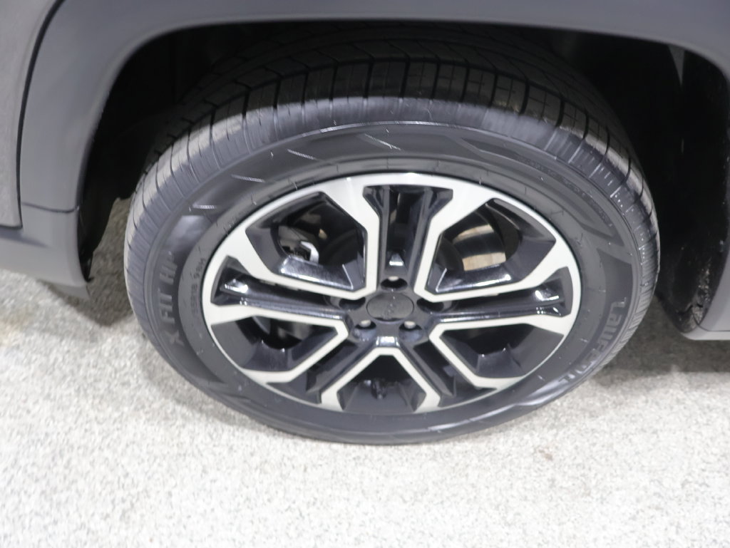 Certified 2024 Jeep Compass Limited AWD/4WD image 11