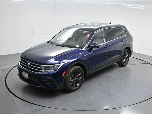 Used 2024 Volkswagen Tiguan SE image 43