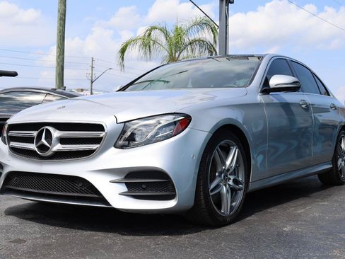 Used 2018 Mercedes-Benz E 300 image 2