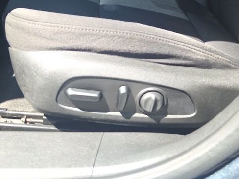 Used 2020 Chevrolet Malibu LT FWD image 23