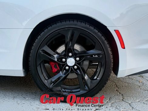 Used 2020 Chevrolet Camaro LT RWD image 17