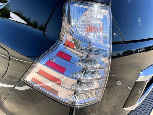 Used 2020 Lexus GX 460 Premium image 29