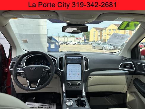 Used 2021 Ford Edge Titanium AWD/4WD image 18