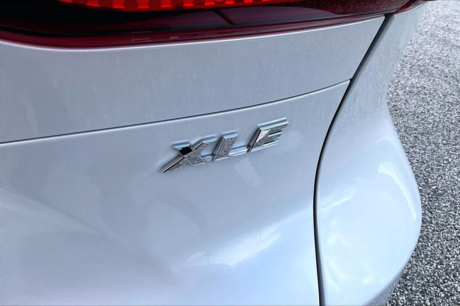 Used 2023 Toyota Venza XLE AWD/4WD image 10