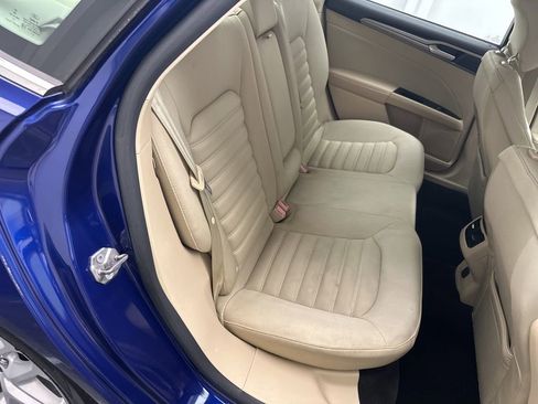 Used 2013 Ford Fusion SE FWD image 12