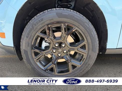 New 2026 Ford Maverick XLT AWD/4WD image 9