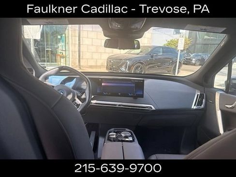 Used 2023 BMW iX xDrive50 w/ Convenience Package AWD/4WD image 16