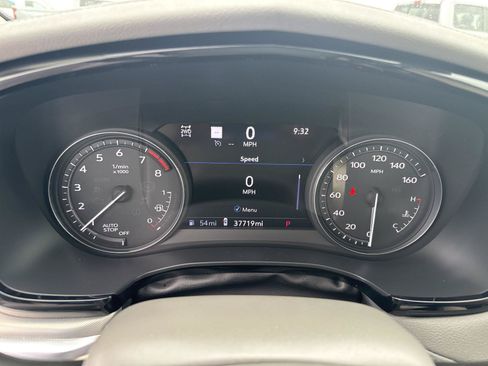 Used 2023 Cadillac XT5 Premium Luxury w/ Technology Package AWD/4WD image 22