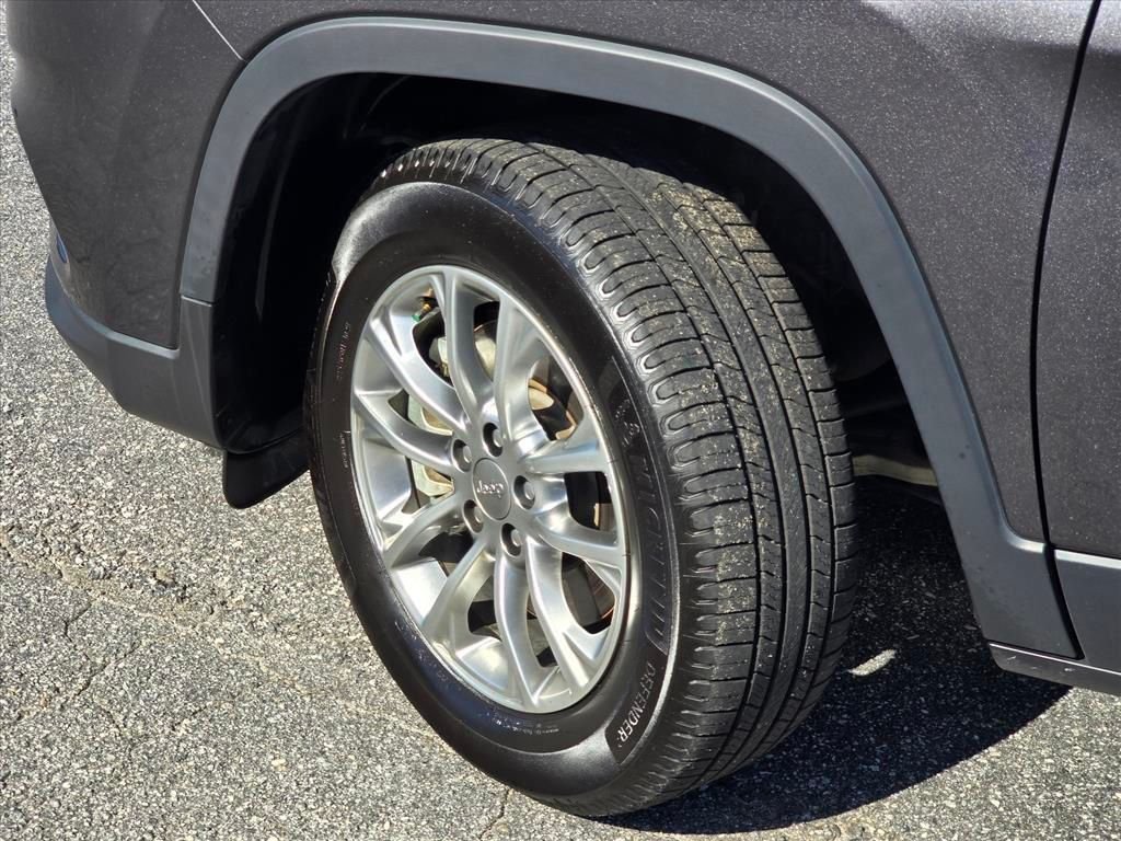 Used 2022 Jeep Cherokee Latitude Lux AWD/4WD image 25