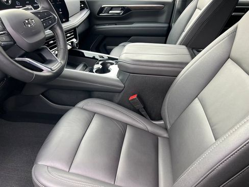 Certified 2025 Chevrolet Tahoe Z71 w/ Comfort Package image 10