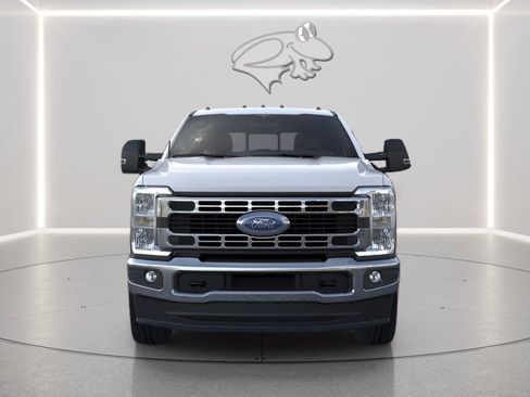 New 2026 Ford F250 XLT w/ FX4 Off-Road Package AWD/4WD image 8
