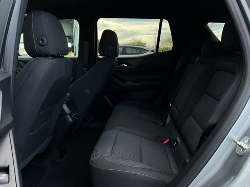 Used 2025 Chevrolet Equinox LT image 10