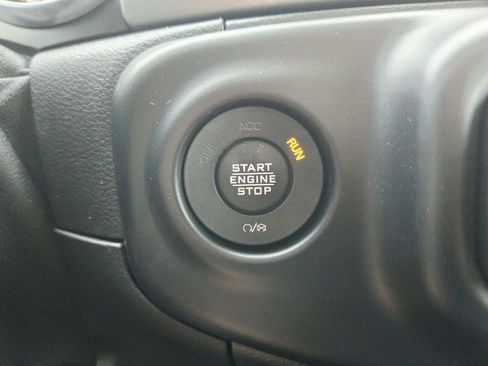 Used 2020 Jeep Wrangler Unlimited Sahara AWD/4WD image 37
