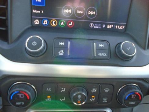 Used 2023 GMC Acadia SLT w/ Elevation Edition image 13