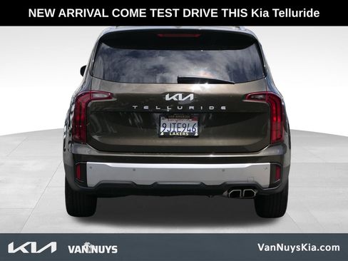 Used 2024 Kia Telluride S w/ S Sunroof Package FWD image 5