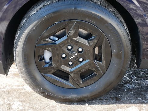 Certified 2025 Kia Carnival LXS image 15