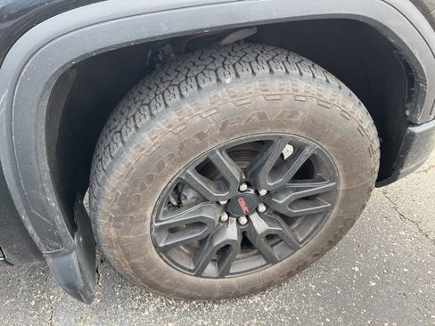 Used 2023 GMC Sierra 1500 Pro w/ Graphite Edition image 4