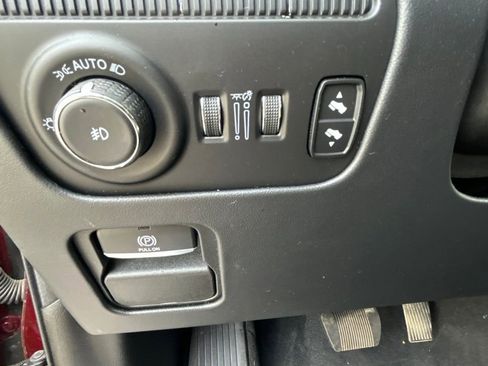 Used 2024 Jeep Grand Wagoneer Series III w/ Rear-Seat Entertainment Group AWD/4WD image 18