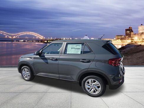 New 2026 Hyundai Venue SE FWD image 3