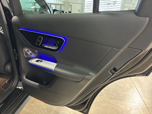 Used 2025 Mercedes-Benz GLC 300 4MATIC image 22