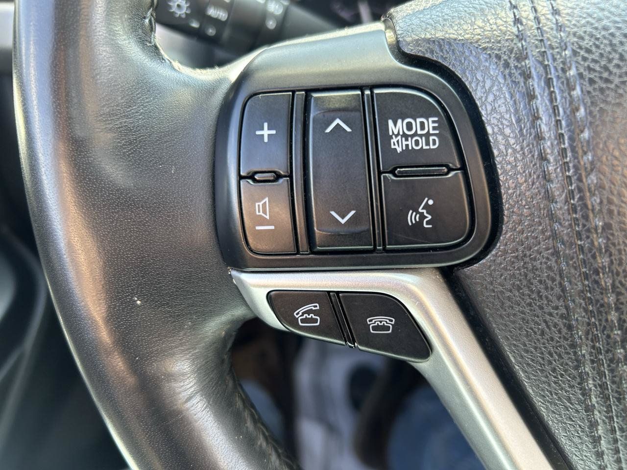 Used 2015 Toyota Highlander XLE AWD/4WD image 19