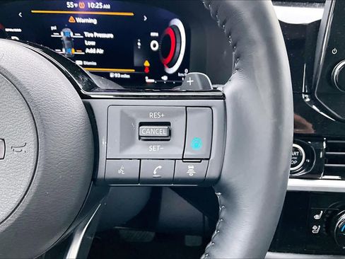 Used 2024 Nissan Pathfinder Platinum w/ Cargo Package image 22