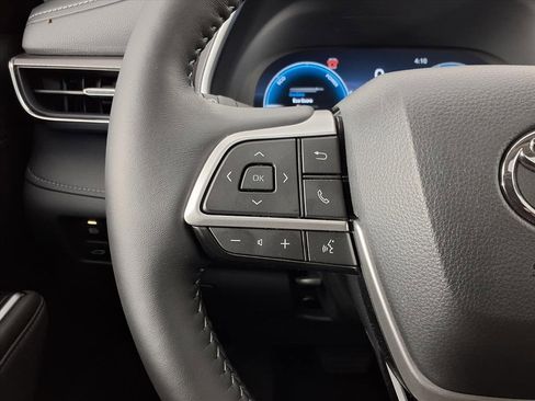 Used 2025 Toyota Highlander Limited image 18