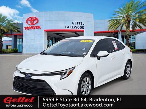 Certified 2023 Toyota Corolla LE image 1